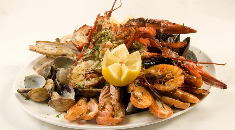 Mariscada y platos de marisco en Badalona